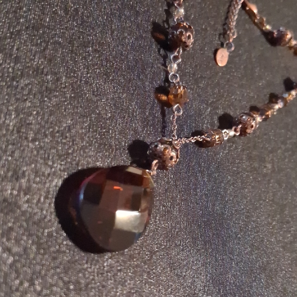 2028 Brown Pendant Necklace